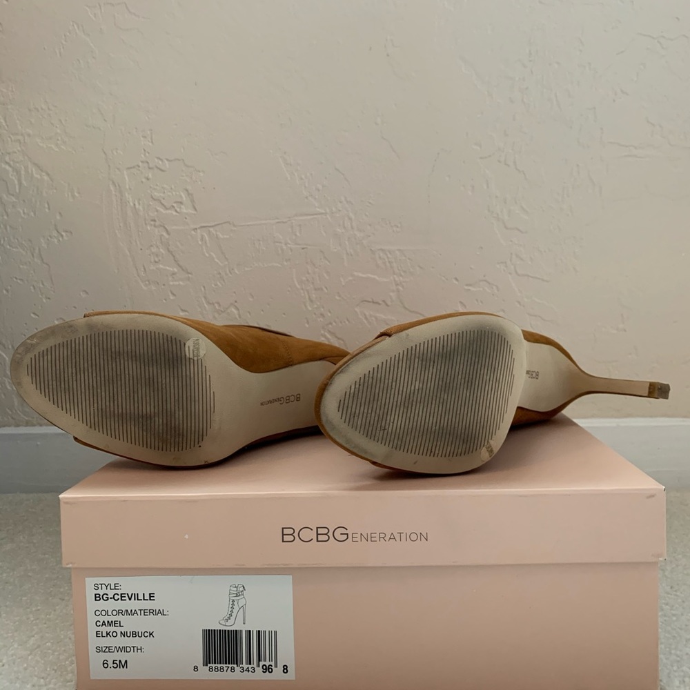 Bcbg Bootie, Like New In Box! Size 6.5 - image 5